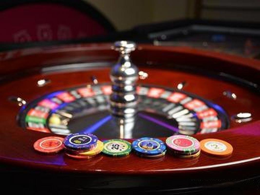 Suasana meja Live Casino BOM55 dengan dealer langsung dan streaming video HD berkualitas tinggi